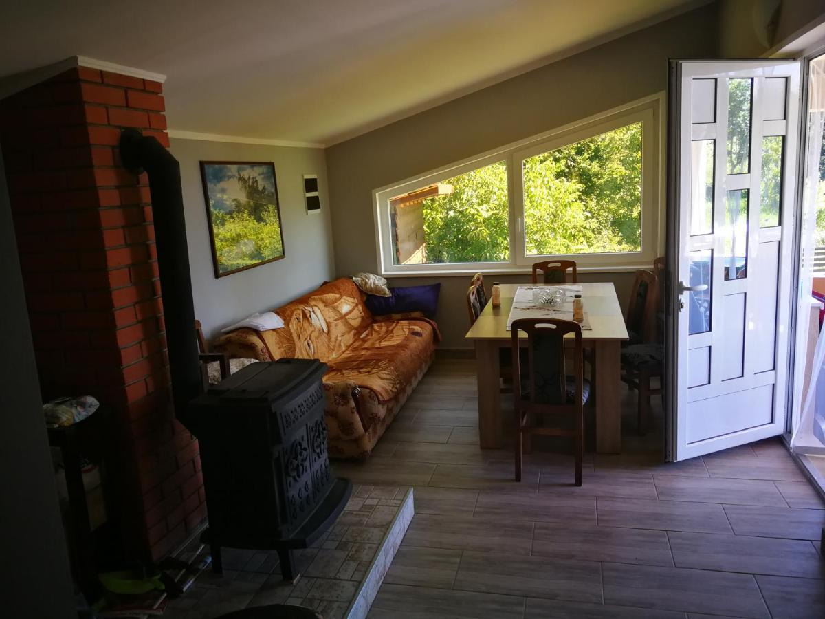Porodica MARKOVIC Beljevina Esterno foto