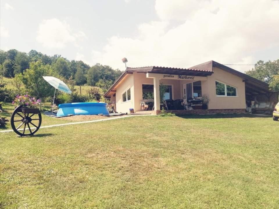 Porodica MARKOVIC Beljevina Esterno foto